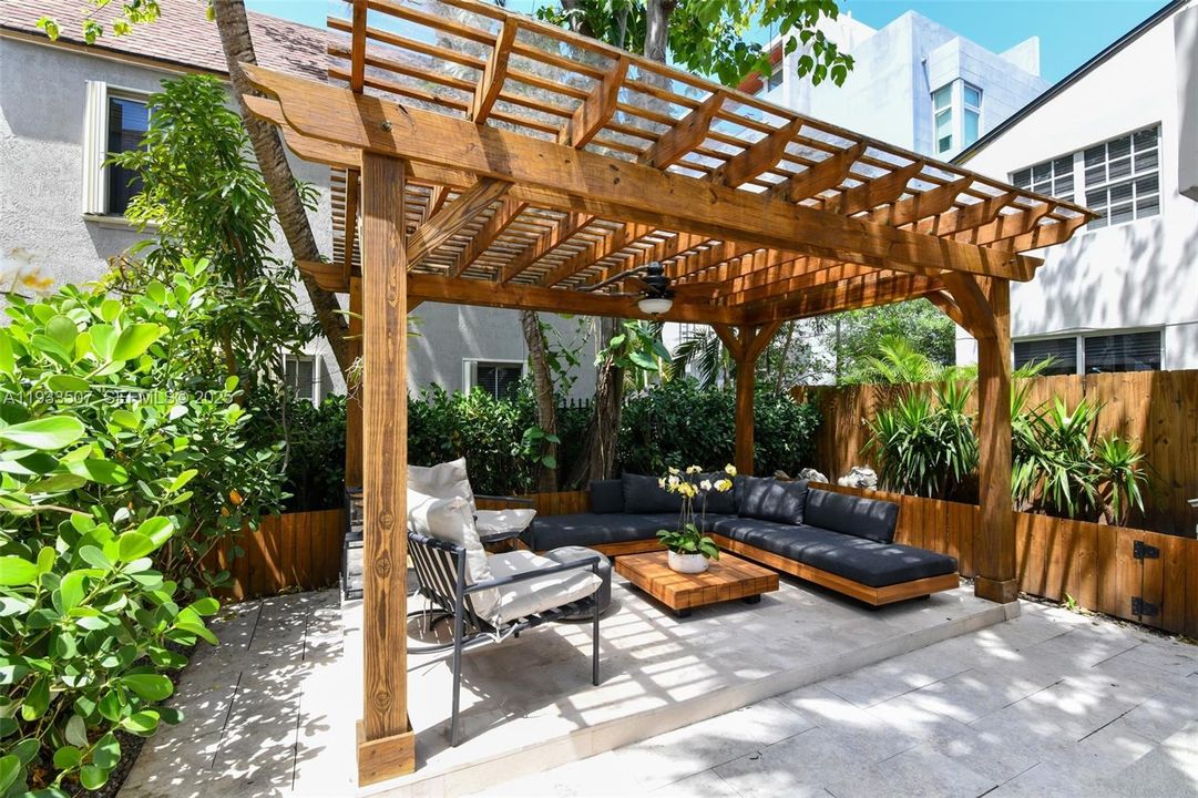 For Rent: $4,300 (1 beds, 1 baths, 8241 Square Feet)