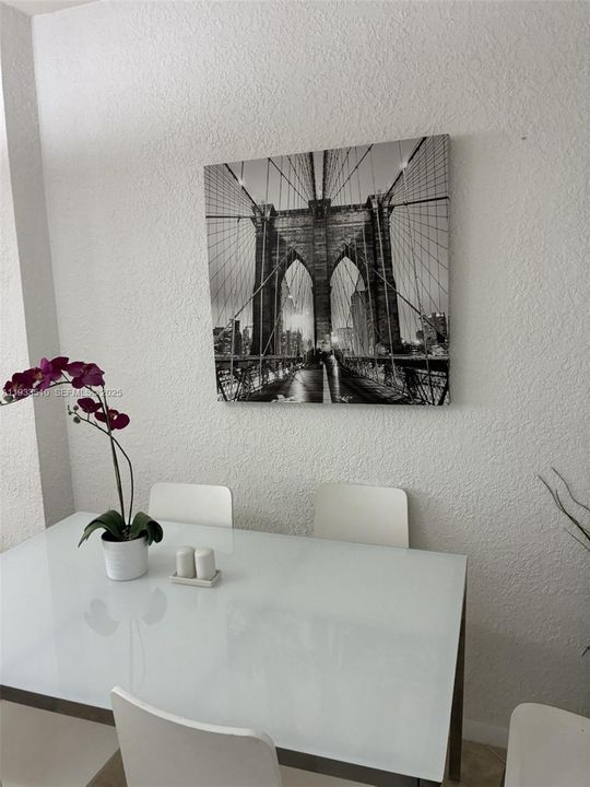 待售: $369,000 (1 贝兹, 1 浴室, 852 平方英尺)