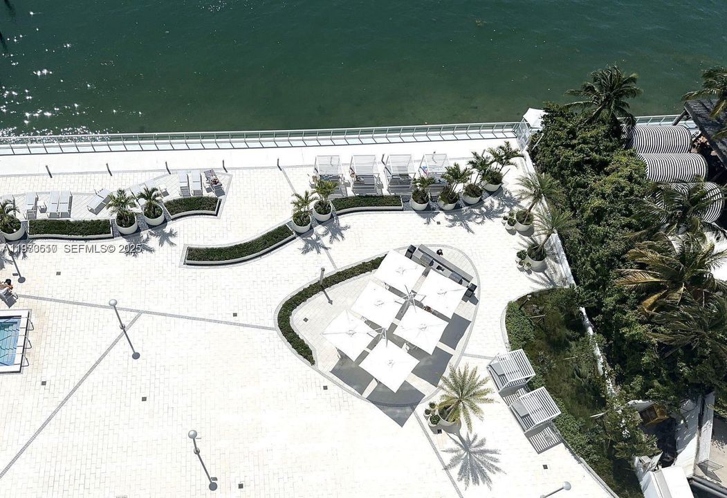 待售: $369,000 (1 贝兹, 1 浴室, 852 平方英尺)