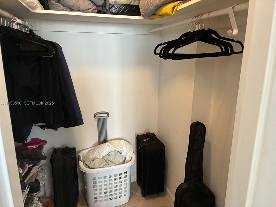 待售: $369,000 (1 贝兹, 1 浴室, 852 平方英尺)