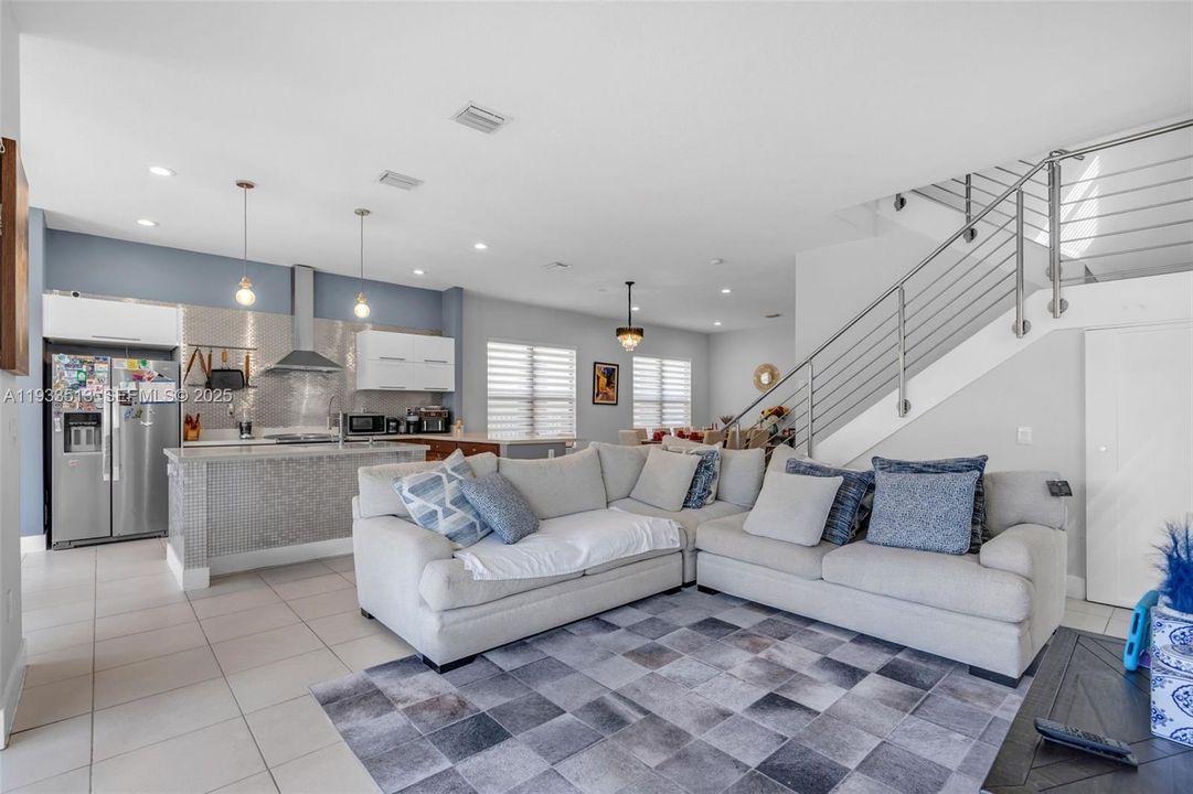 На продажу: $745,000 (4 спален, 2 ванн, 2486 Квадратных фут)