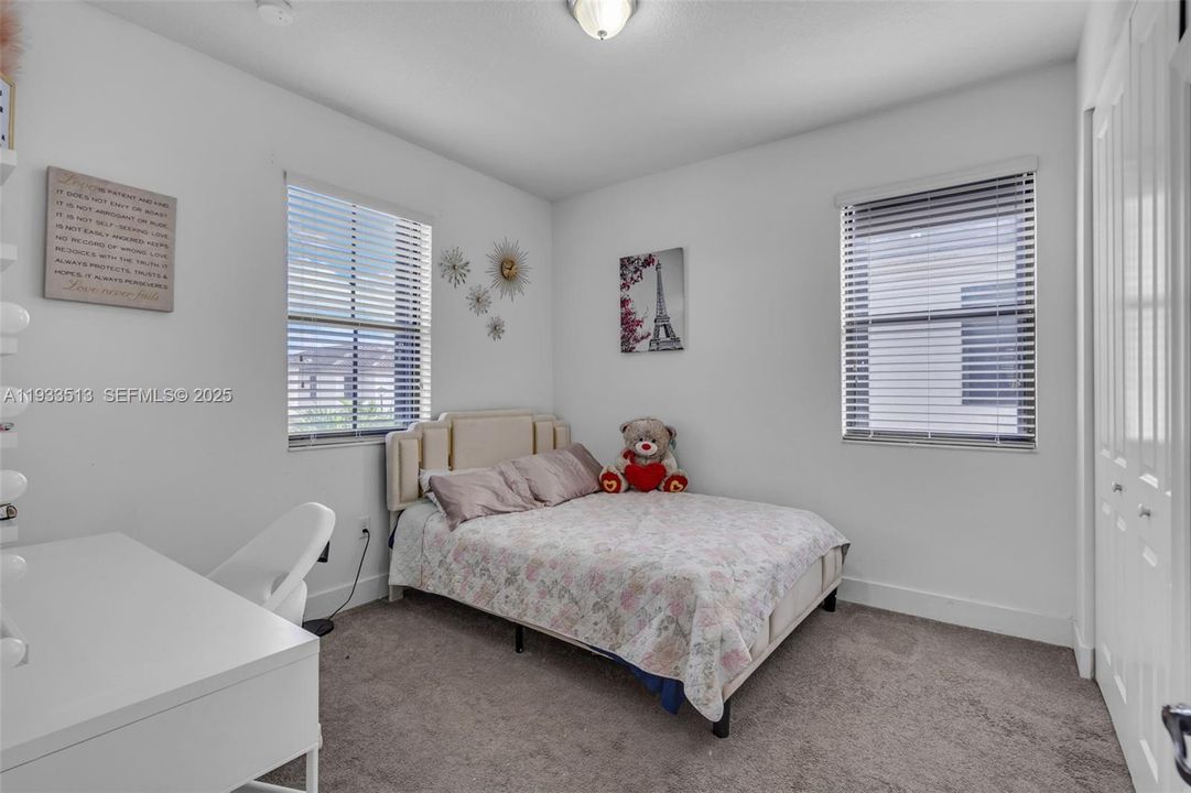 На продажу: $745,000 (4 спален, 2 ванн, 2486 Квадратных фут)