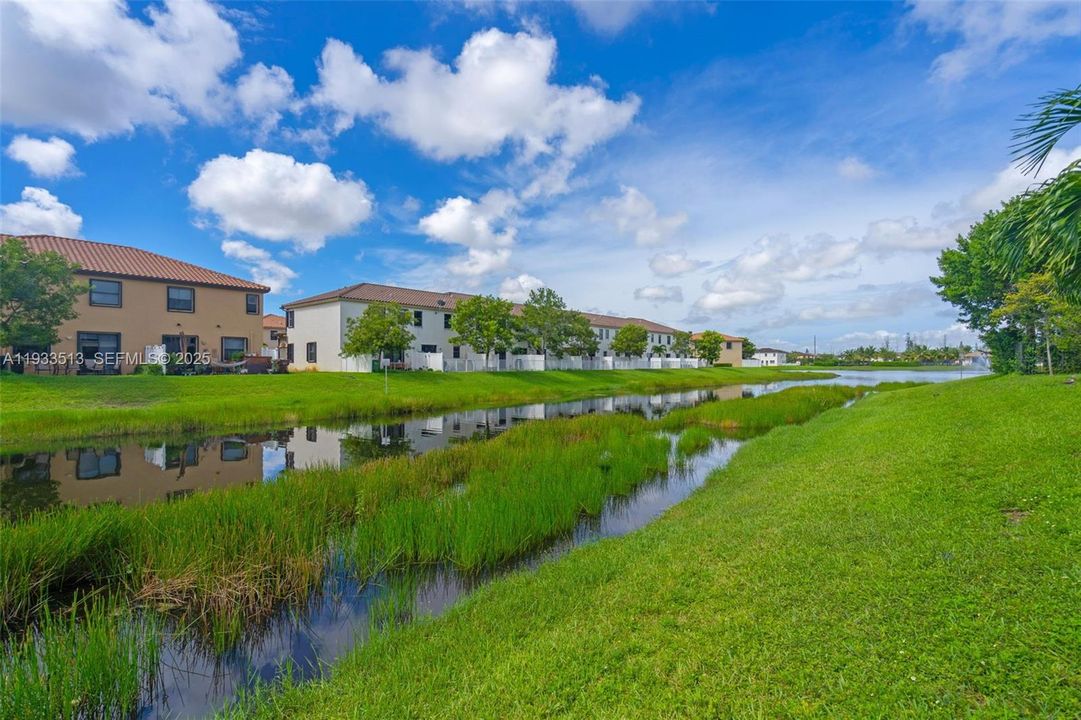 На продажу: $745,000 (4 спален, 2 ванн, 2486 Квадратных фут)