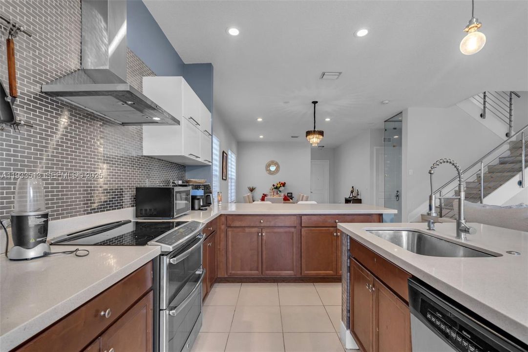 На продажу: $745,000 (4 спален, 2 ванн, 2486 Квадратных фут)