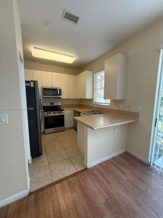 В аренду: $2,300 (3 спален, 2 ванн, 1508 Квадратных фут)