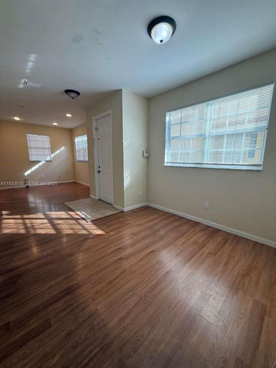 В аренду: $2,300 (3 спален, 2 ванн, 1508 Квадратных фут)