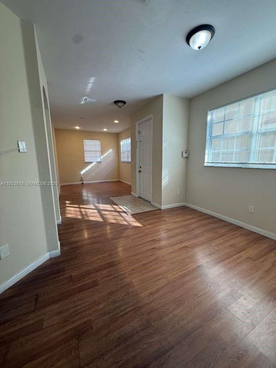 В аренду: $2,300 (3 спален, 2 ванн, 1508 Квадратных фут)