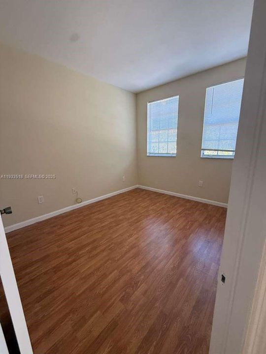 В аренду: $2,300 (3 спален, 2 ванн, 1508 Квадратных фут)