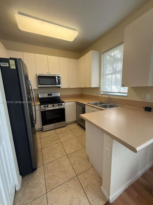 В аренду: $2,300 (3 спален, 2 ванн, 1508 Квадратных фут)