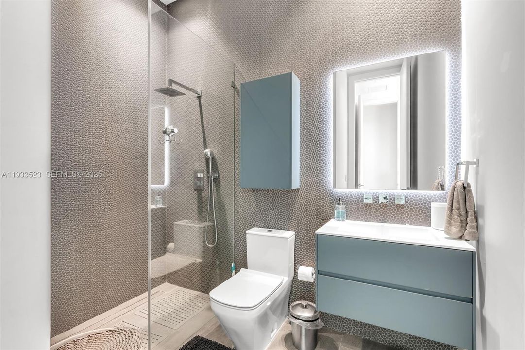 На продажу: $4,700,000 (4 спален, 4 ванн, 4080 Квадратных фут)