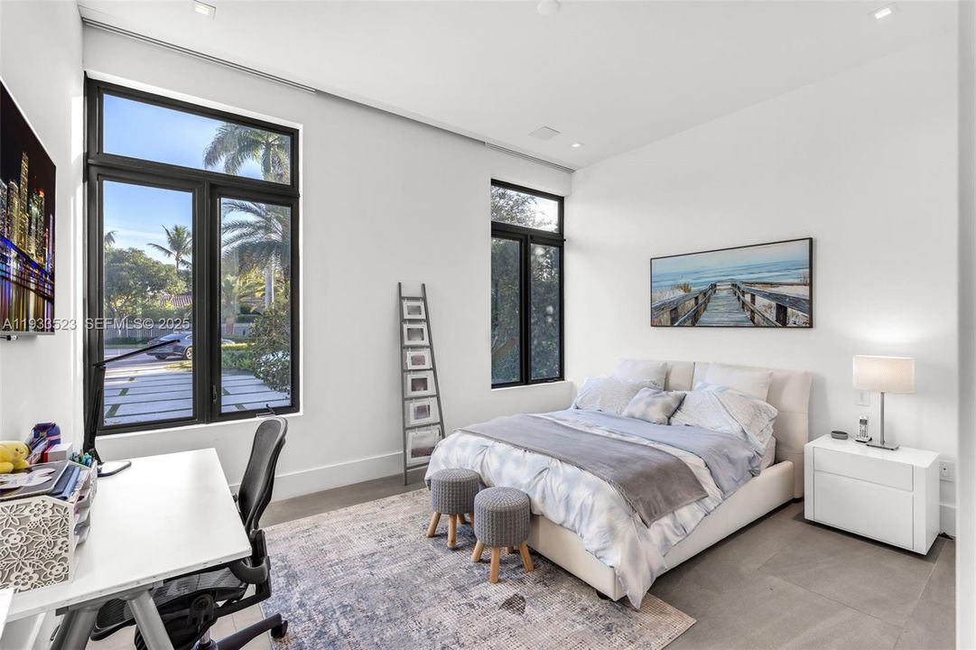 На продажу: $4,700,000 (4 спален, 4 ванн, 4080 Квадратных фут)