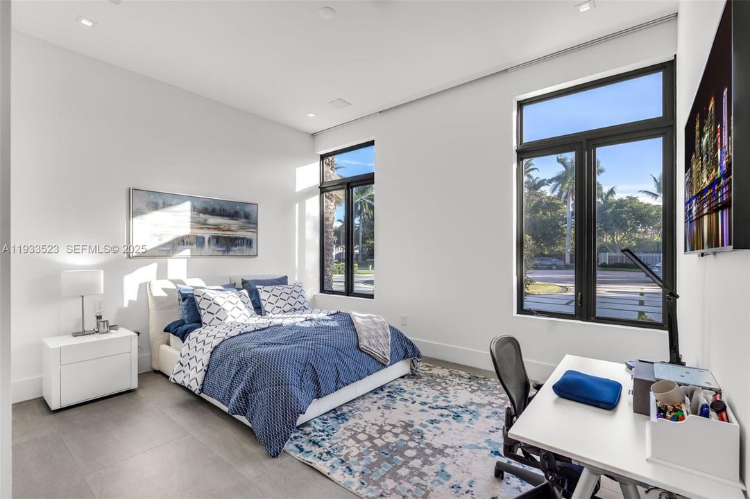 На продажу: $4,700,000 (4 спален, 4 ванн, 4080 Квадратных фут)