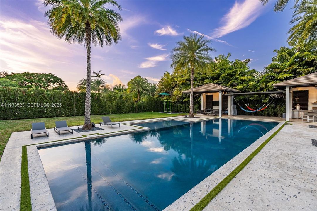 На продажу: $4,700,000 (4 спален, 4 ванн, 4080 Квадратных фут)