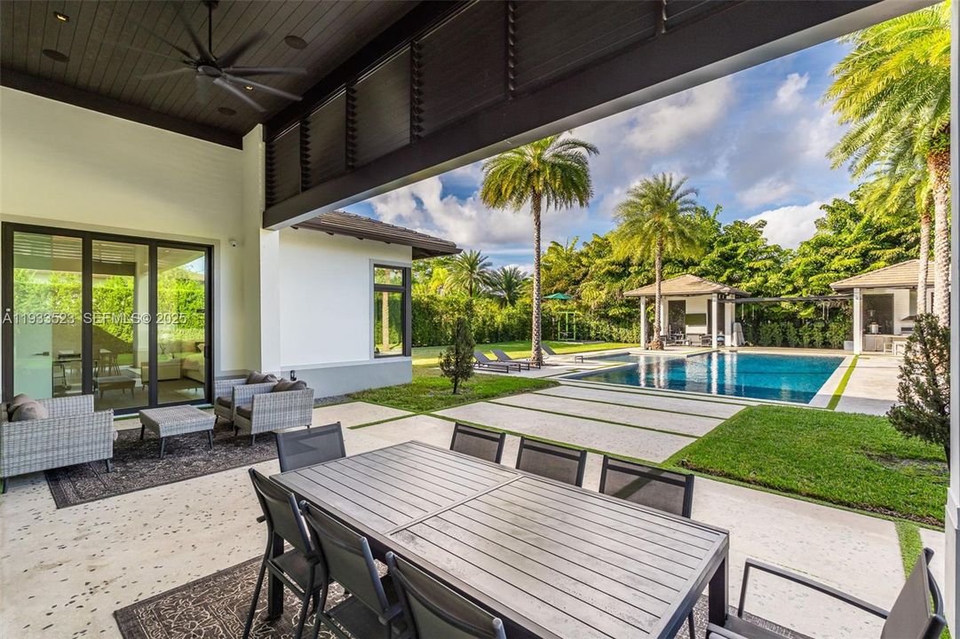 На продажу: $4,700,000 (4 спален, 4 ванн, 4080 Квадратных фут)