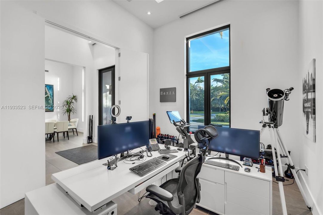 На продажу: $4,700,000 (4 спален, 4 ванн, 4080 Квадратных фут)