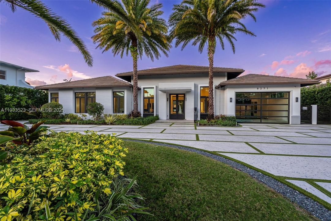 На продажу: $4,700,000 (4 спален, 4 ванн, 4080 Квадратных фут)