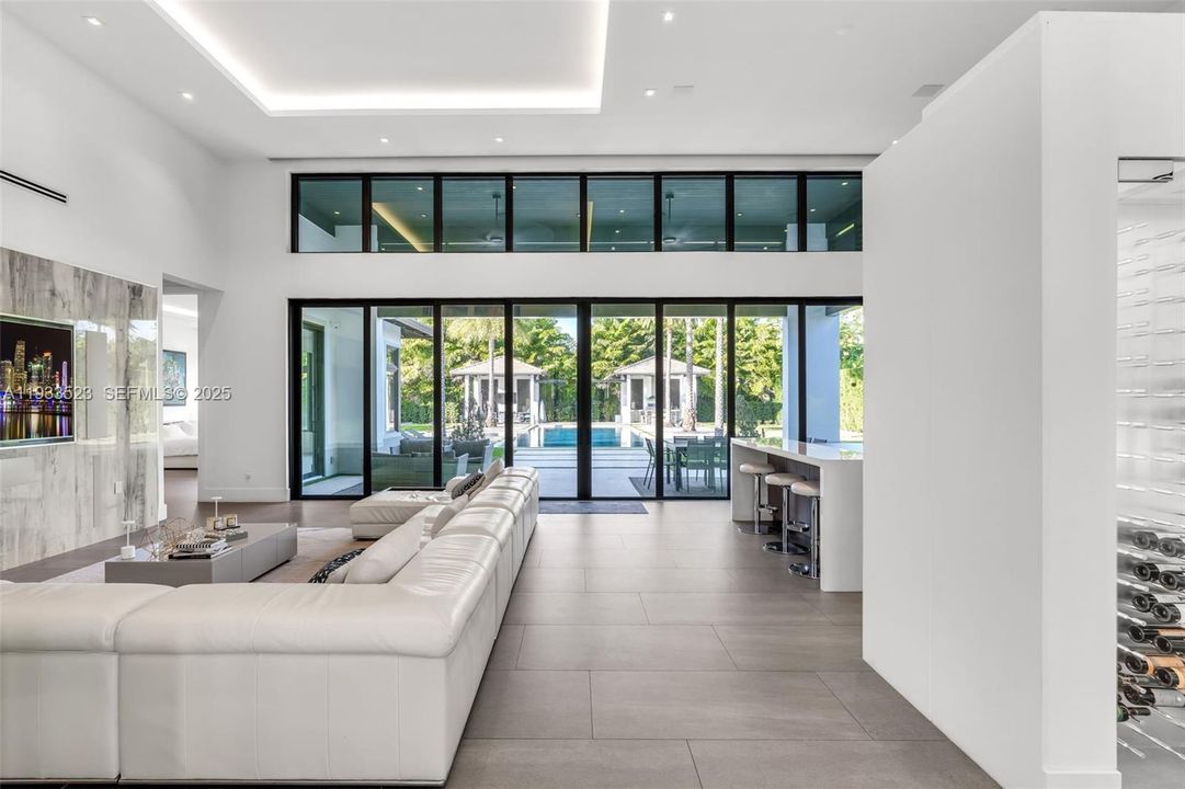 На продажу: $4,700,000 (4 спален, 4 ванн, 4080 Квадратных фут)