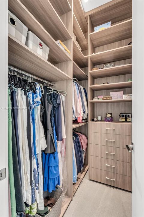 На продажу: $4,700,000 (4 спален, 4 ванн, 4080 Квадратных фут)