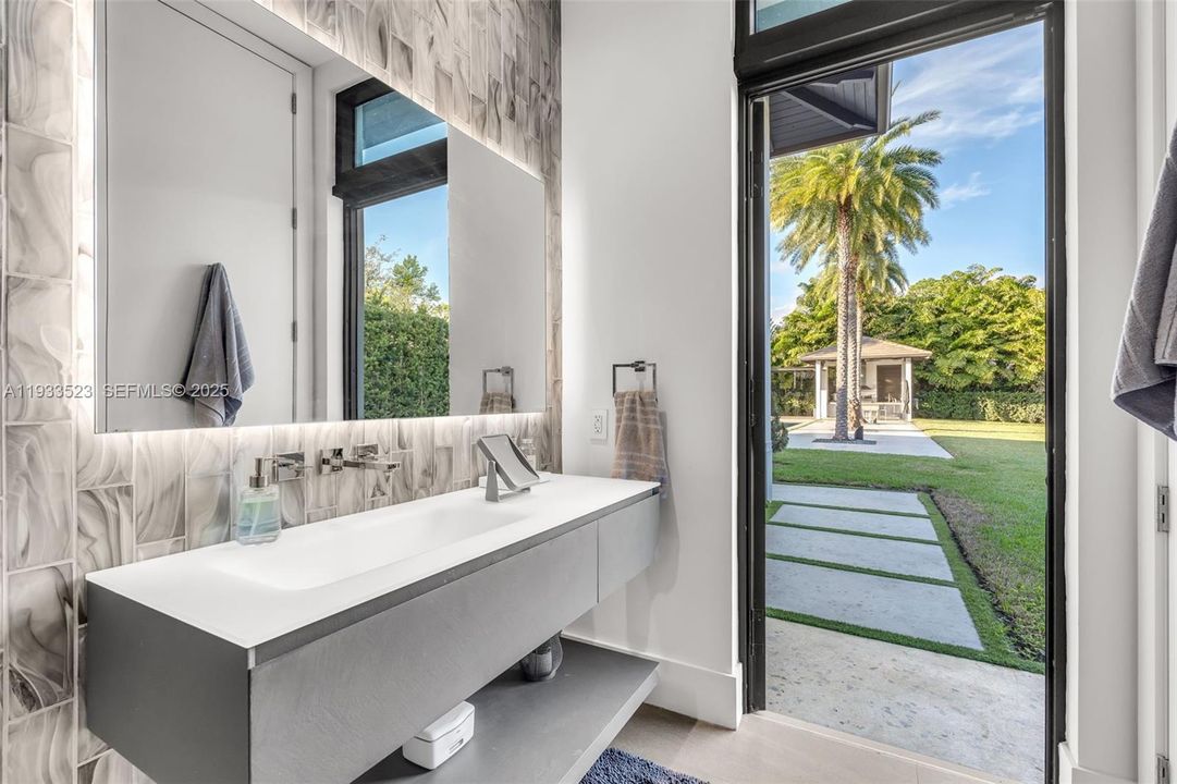 На продажу: $4,700,000 (4 спален, 4 ванн, 4080 Квадратных фут)