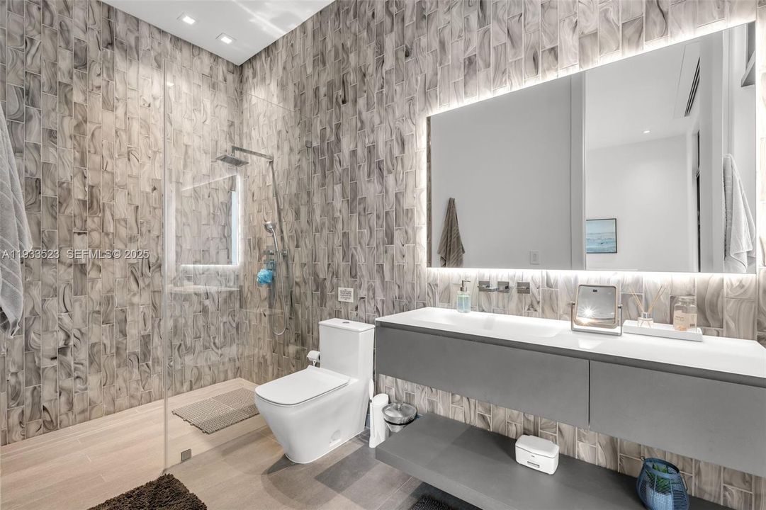 На продажу: $4,700,000 (4 спален, 4 ванн, 4080 Квадратных фут)