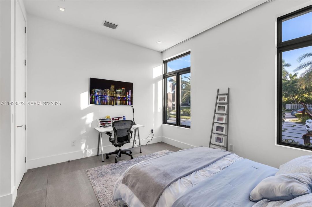 На продажу: $4,700,000 (4 спален, 4 ванн, 4080 Квадратных фут)