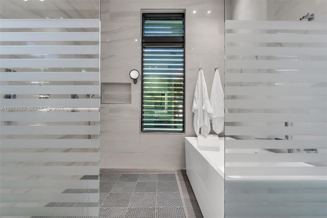 На продажу: $4,700,000 (4 спален, 4 ванн, 4080 Квадратных фут)