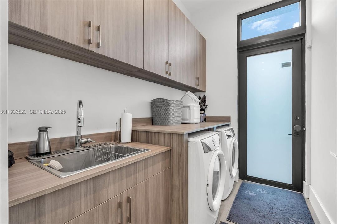 На продажу: $4,700,000 (4 спален, 4 ванн, 4080 Квадратных фут)