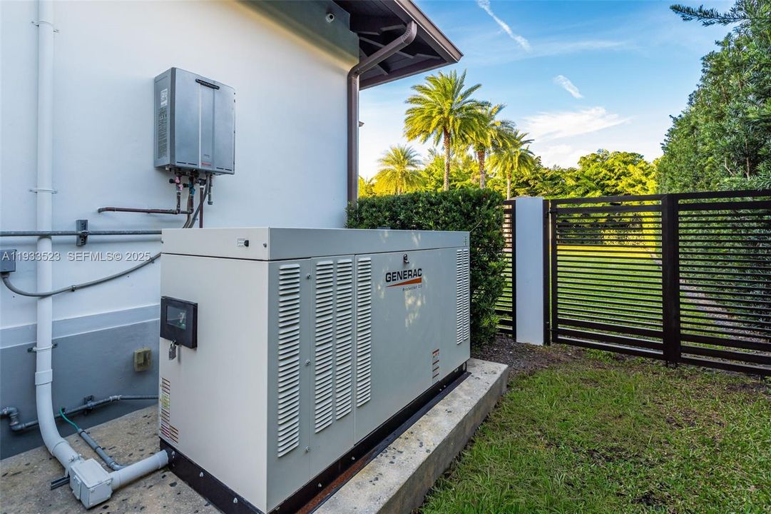 На продажу: $4,700,000 (4 спален, 4 ванн, 4080 Квадратных фут)