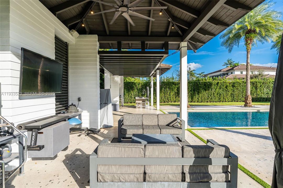 На продажу: $4,700,000 (4 спален, 4 ванн, 4080 Квадратных фут)