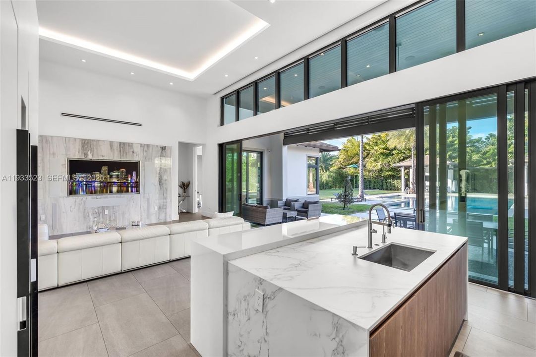 На продажу: $4,700,000 (4 спален, 4 ванн, 4080 Квадратных фут)