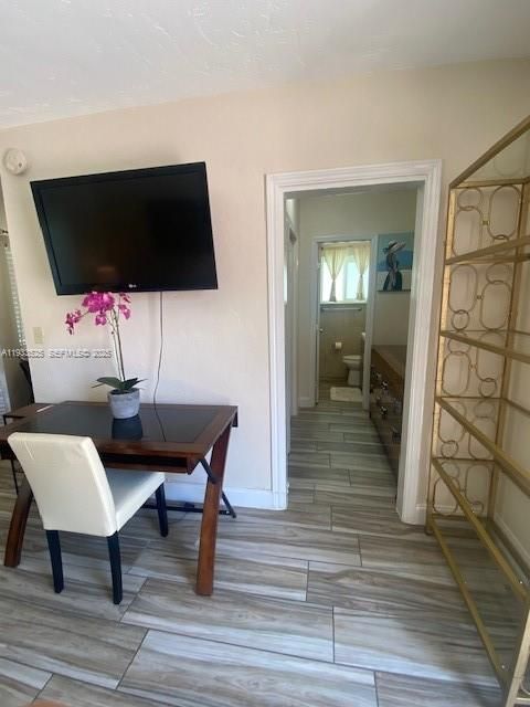 В аренду: $1,850 (0 спален, 1 ванн, 450 Квадратных фут)