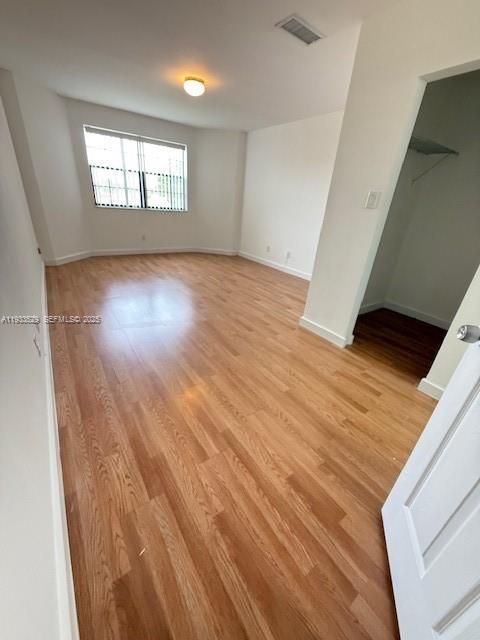 For Rent: $2,350 (3 beds, 2 baths, 1305 Square Feet)