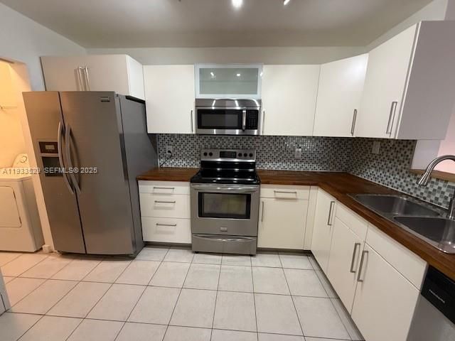 For Rent: $2,350 (3 beds, 2 baths, 1305 Square Feet)