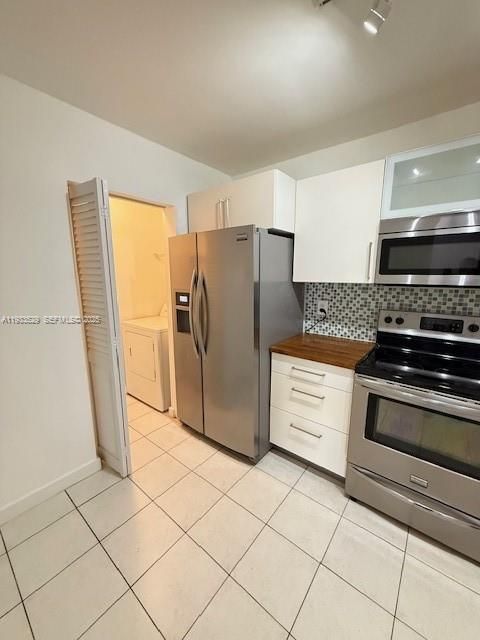 For Rent: $2,350 (3 beds, 2 baths, 1305 Square Feet)