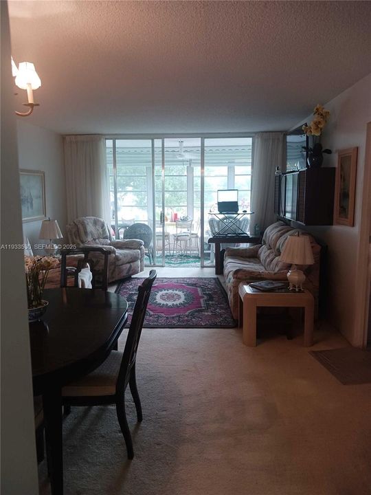 For Sale: $129,986 (2 beds, 2 baths, 960 Square Feet)