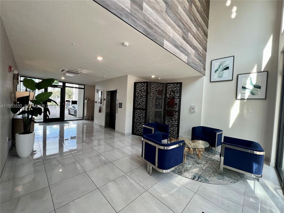 For Rent: $3,300 (3 beds, 2 baths, 1124 Square Feet)