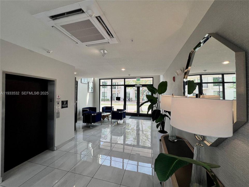 For Rent: $3,300 (3 beds, 2 baths, 1124 Square Feet)