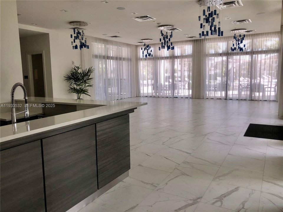 For Rent: $3,300 (3 beds, 2 baths, 1124 Square Feet)