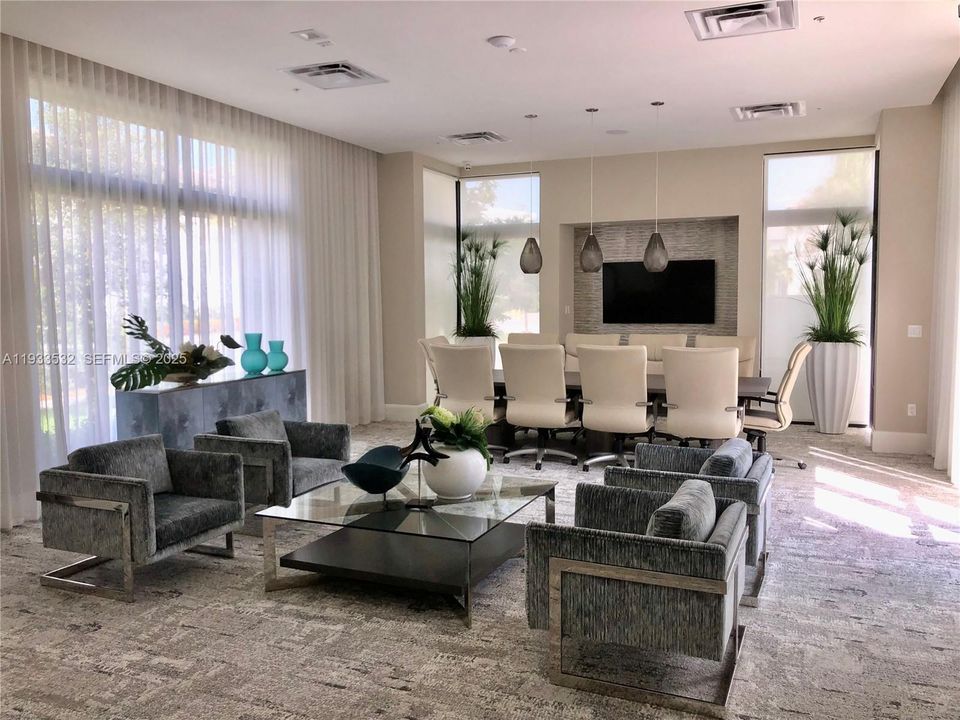 For Rent: $3,300 (3 beds, 2 baths, 1124 Square Feet)