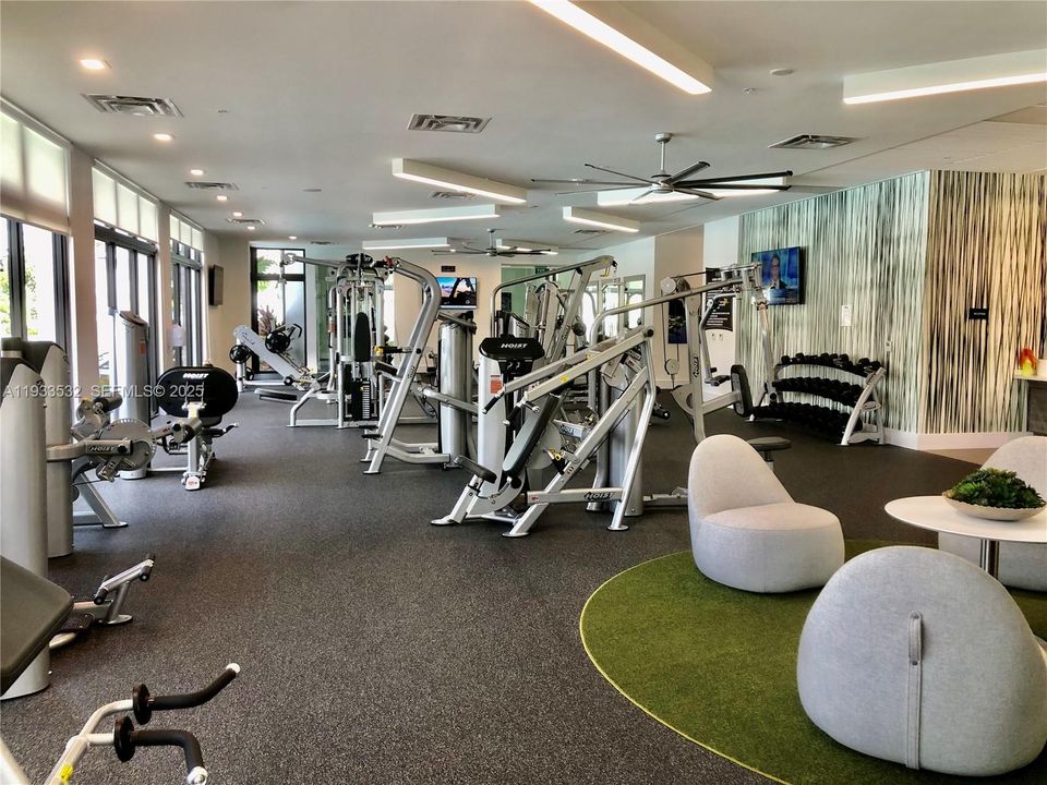 For Rent: $3,300 (3 beds, 2 baths, 1124 Square Feet)