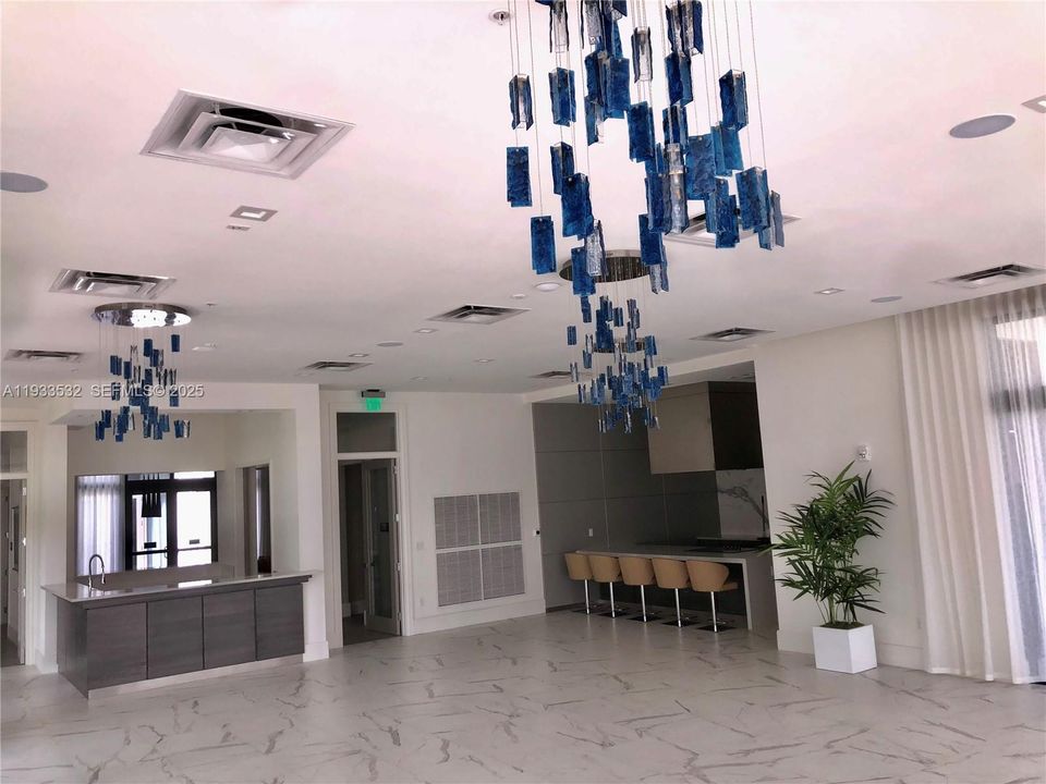 For Rent: $3,300 (3 beds, 2 baths, 1124 Square Feet)