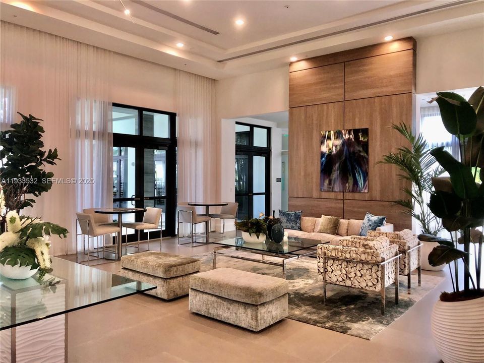 For Rent: $3,300 (3 beds, 2 baths, 1124 Square Feet)