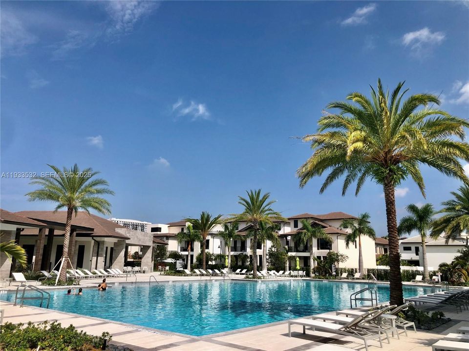 For Rent: $3,300 (3 beds, 2 baths, 1124 Square Feet)