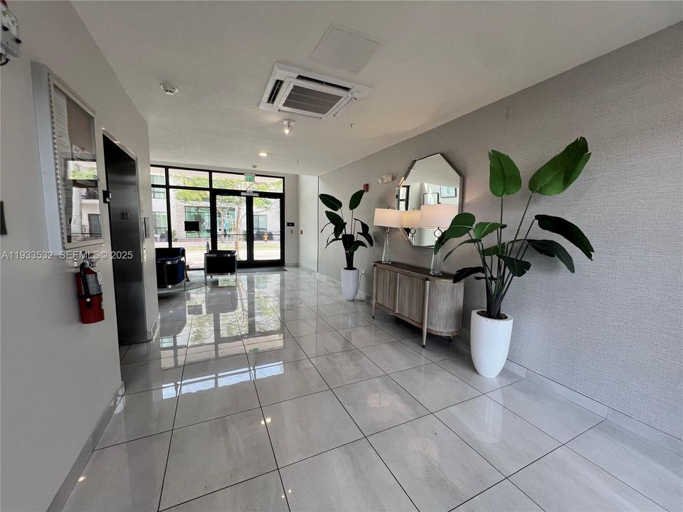 For Rent: $3,300 (3 beds, 2 baths, 1124 Square Feet)