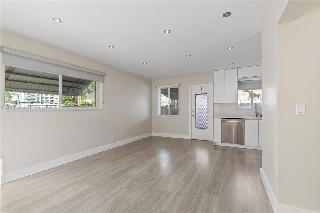 En Venta: $220,000 (2 camas, 1 baños, 851 Pies cuadrados)