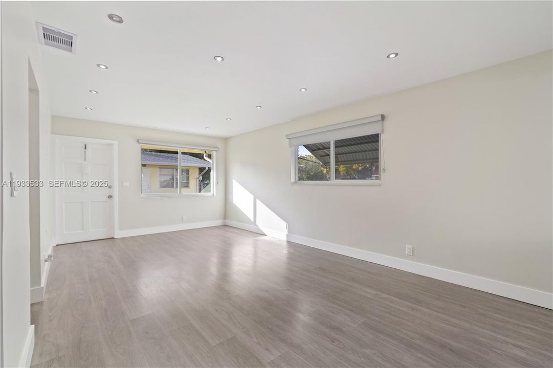 En Venta: $220,000 (2 camas, 1 baños, 851 Pies cuadrados)