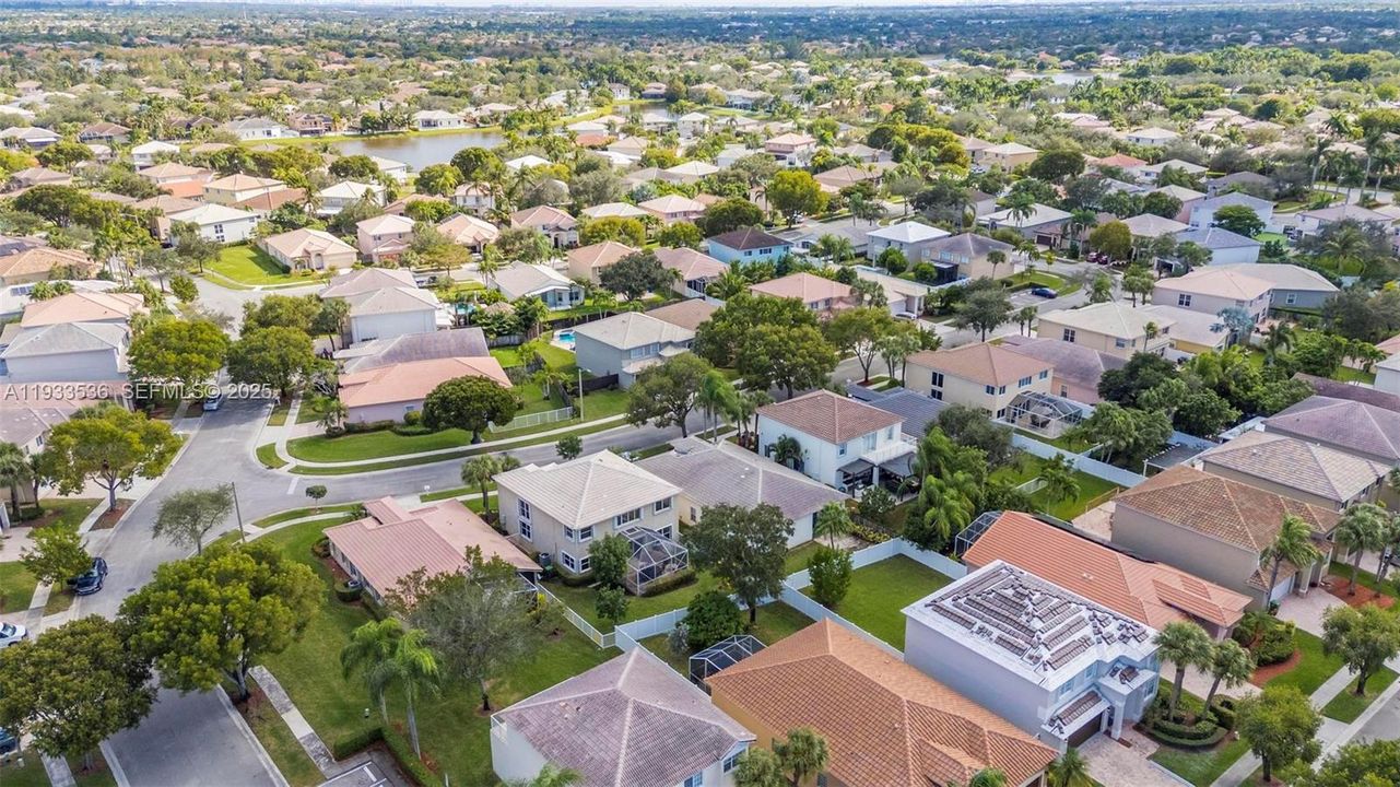 На продажу: $799,000 (4 спален, 3 ванн, 2709 Квадратных фут)