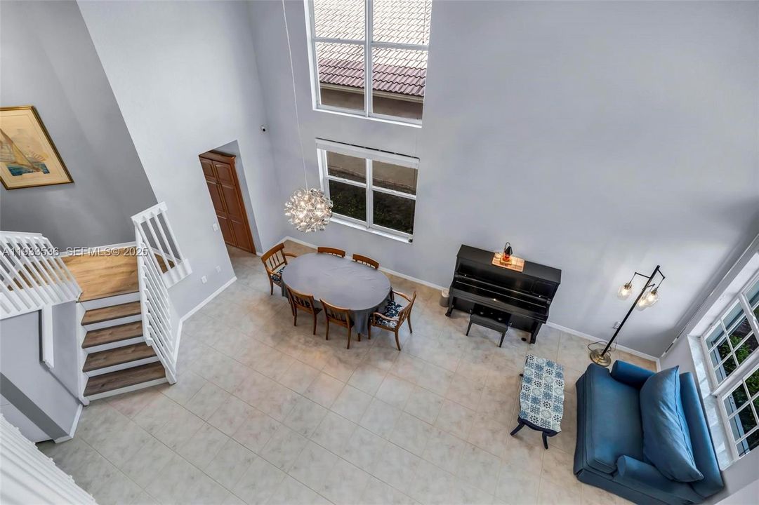 На продажу: $799,000 (4 спален, 3 ванн, 2709 Квадратных фут)