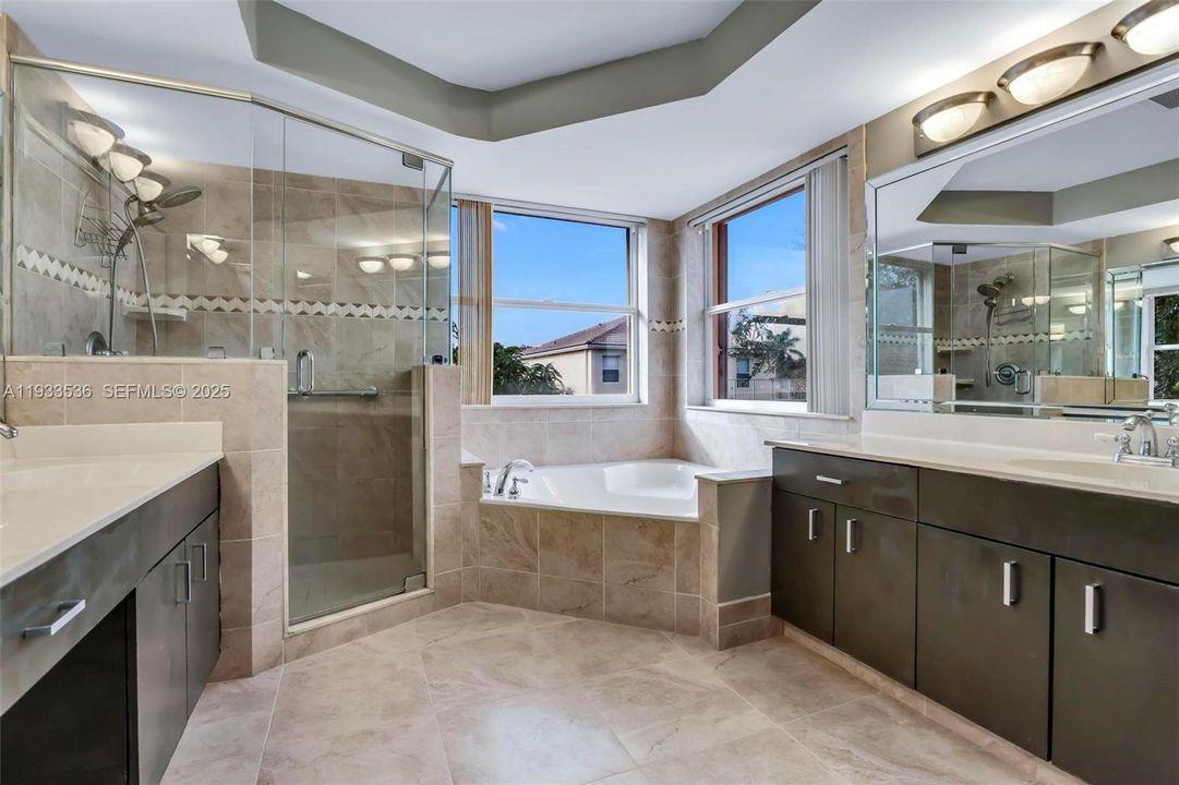 На продажу: $799,000 (4 спален, 3 ванн, 2709 Квадратных фут)