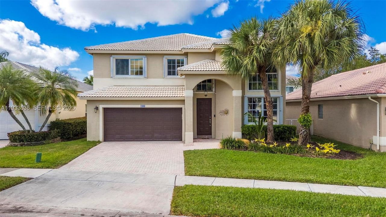 На продажу: $799,000 (4 спален, 3 ванн, 2709 Квадратных фут)